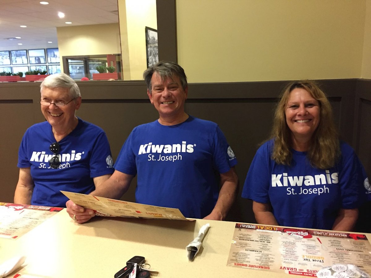 Members Enjoy Breakfast after Parkway Trash Pickup